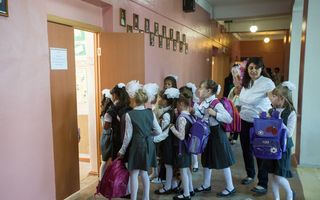 В школы Омска отправятся почти 120 тысяч детей