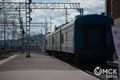 Девушка хотела доехать из Екатеринбурга в Омск на подножке поезда