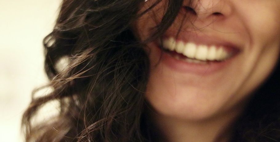Психотерапевт: "Обезьянки улыбаются, а смеётся только человек"