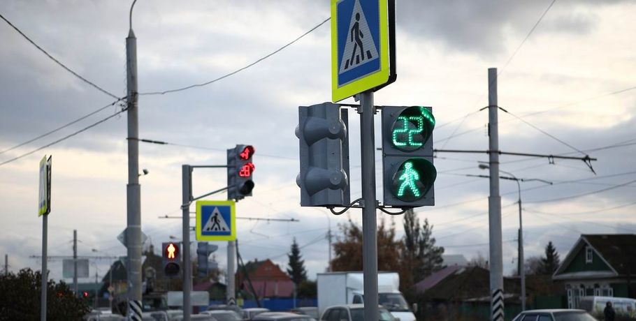 Летом в Омске установят шесть новых светофоров
