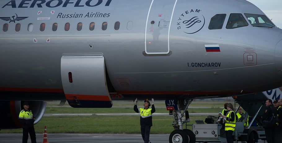 В Омске отменили рейсы компании "Аэрофлот" после трагедии в Шереметьево