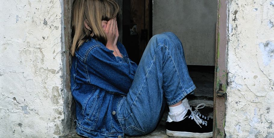 В Омской области трое подростков подозреваются в изнасиловании
