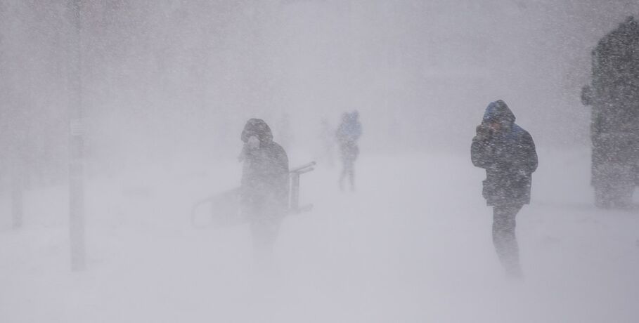 Омских водителей предупреждают о снегопаде