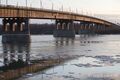 Асфальт на Ленинградском мосту латают по ночам и днем