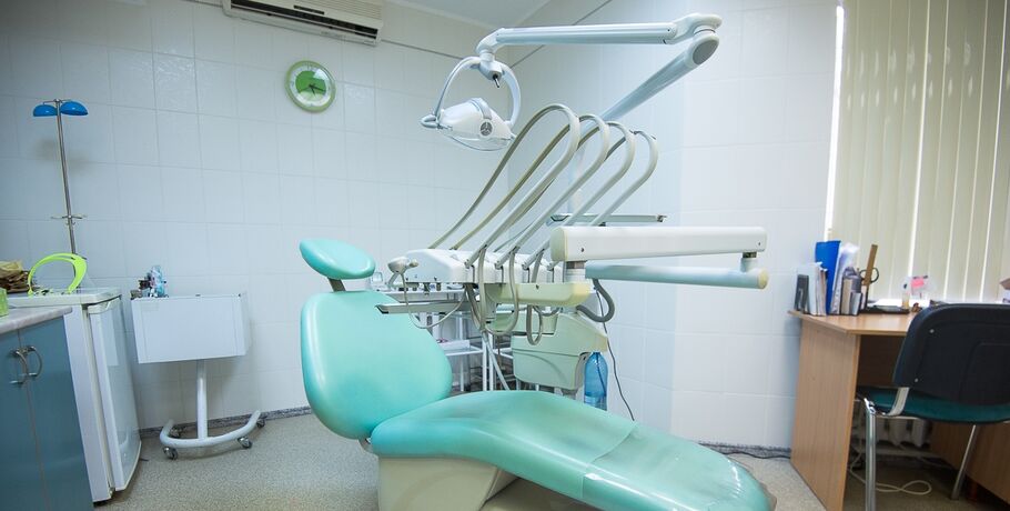 В двух поликлиниках Омска откроют бюджетную стоматологию