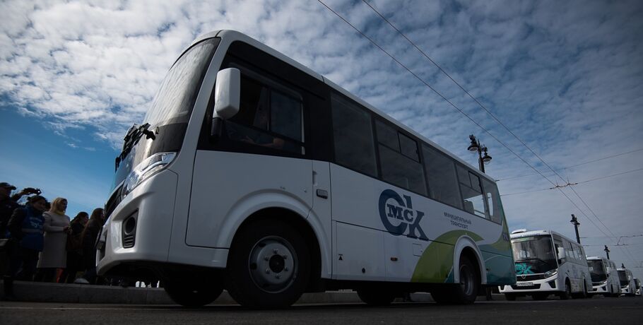 Администрация Омска выпускает в рейс всё больше автобусов