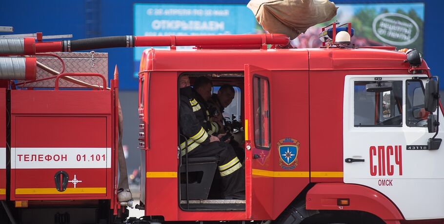 В Омской области сгорели девять большегрузов