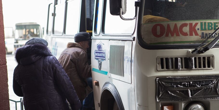 Омский автовокзал не запустил автобусные рейсы в районы области
