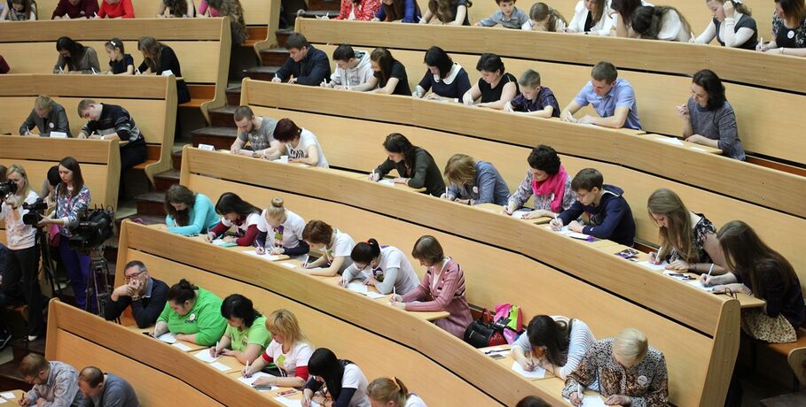 Российским вузам рекомендовали не повышать стоимость обучения