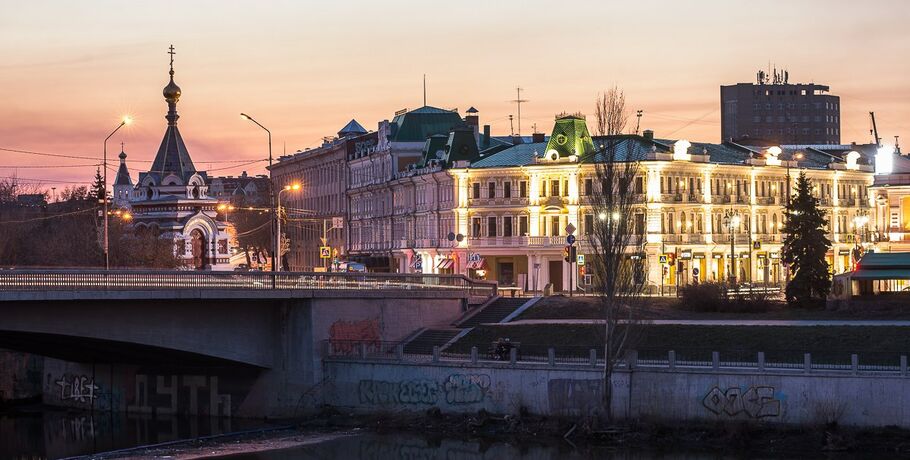"Омские улицы" на десятки голосов: артисты сделали подарок к юбилею филармонии