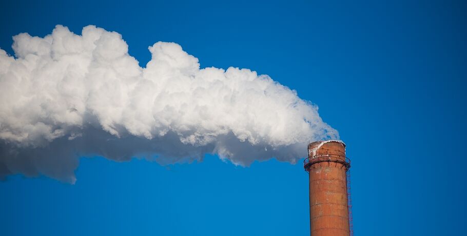 В апреле и первой половине мая омские предприятия отравляли воздух