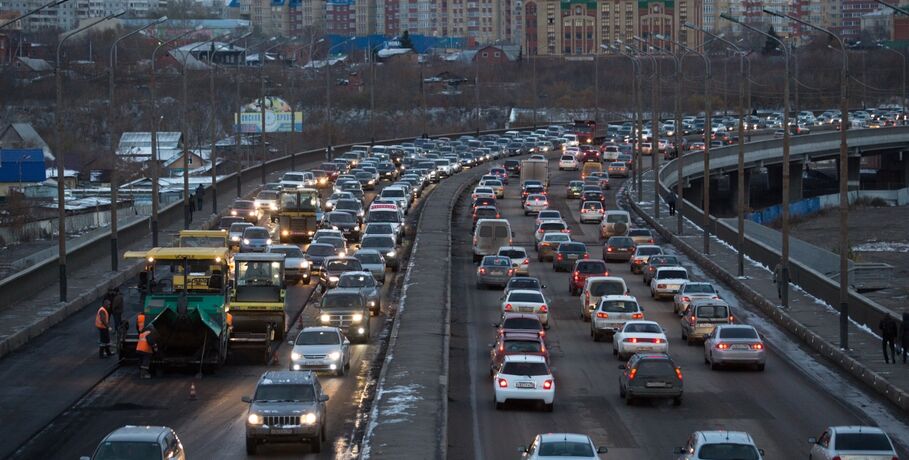 Проезд по Фрунзенскому мосту временно ограничат