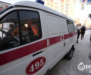 В Омске от коронавируса вылечился 67-летний врач скорой помощи