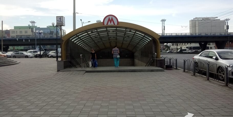 Ургант пошутил о конкурсе по копке могил и омском метро