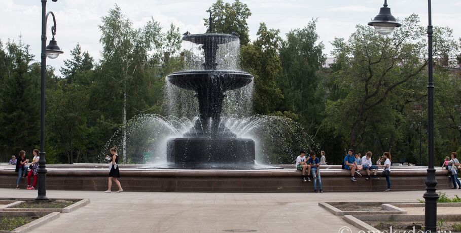 В Омске ко Дню города включат фонтаны