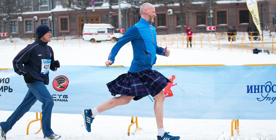 Шотландский бегун присоединился к омскому марафону у себя дома