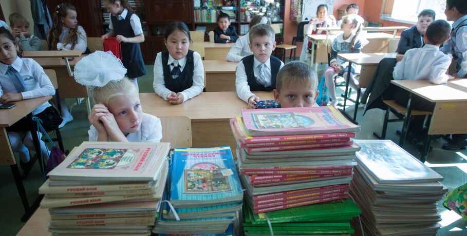 Родители омских школьников смогут выбрать форму обучения для детей