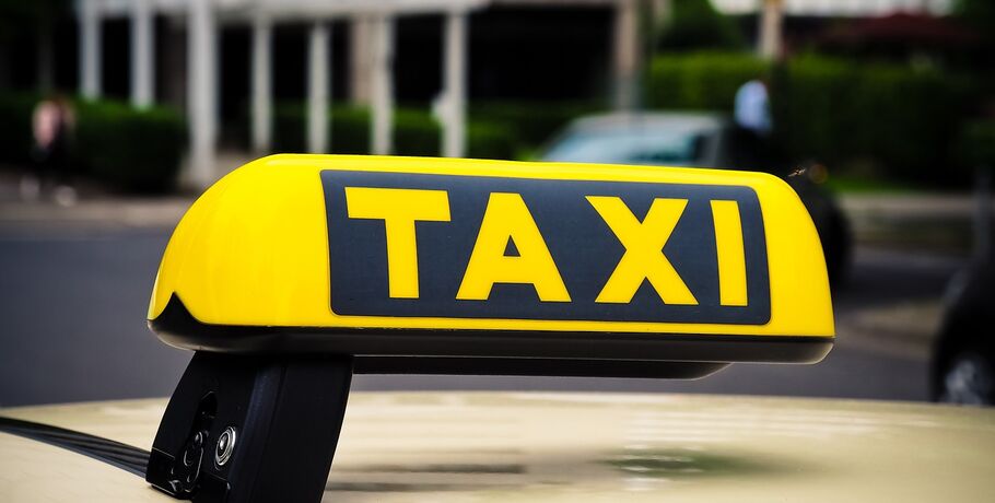 В Омске служба такси готова бесплатно возить ветеранов