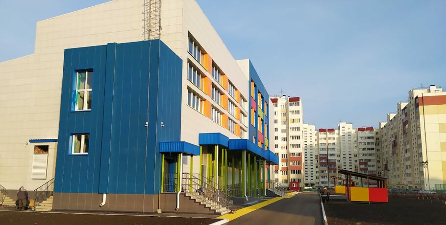 В Омске появилась школа с лифтами и пятью спортивными залами