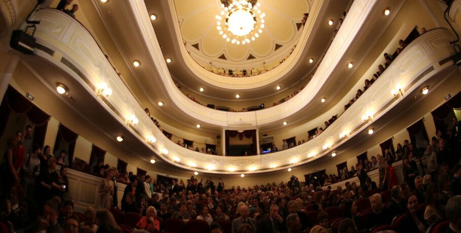 Омские театры и кинотеатры смогут принимать больше зрителей