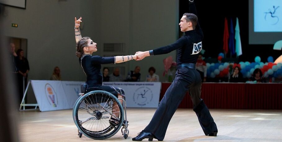 Омичи стали лучшими на чемпионате России по спортивным танцам на колясках