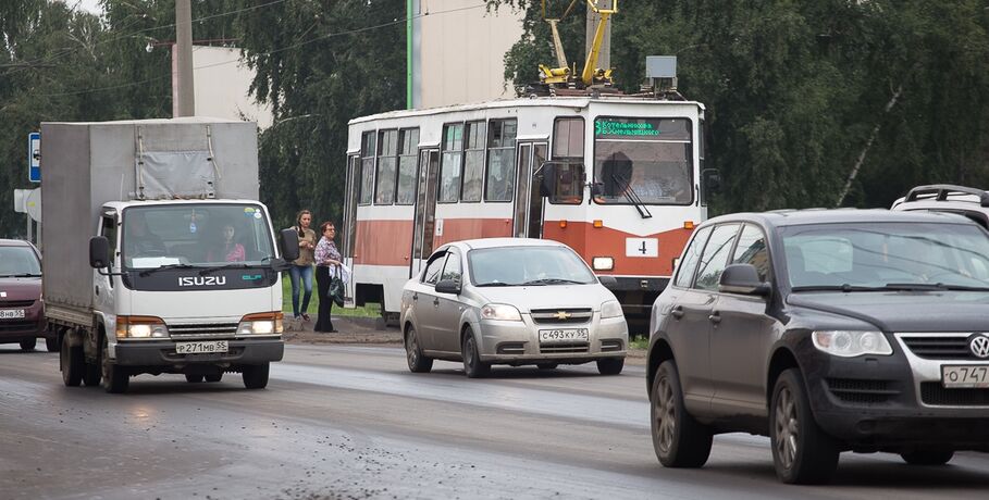 На двух перекрёстках Омска запретят опасный манёвр