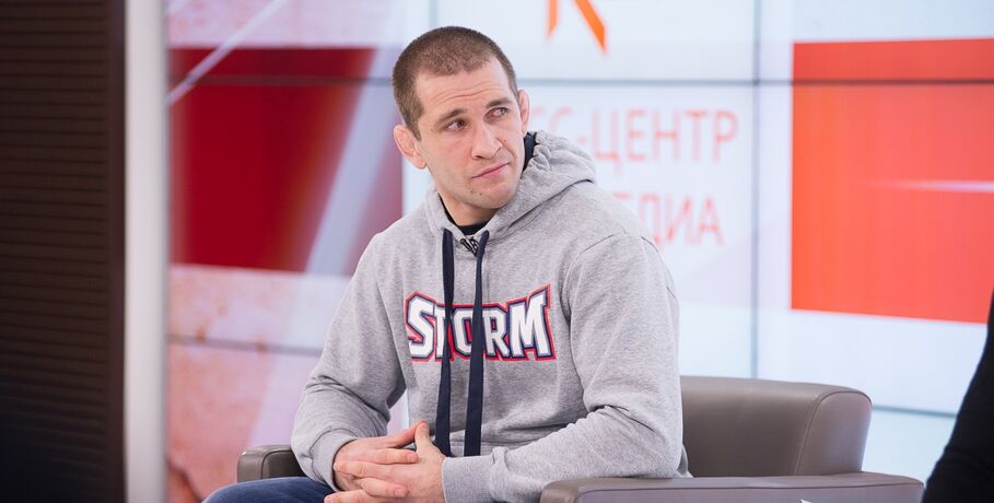 Александр Сарнавский выиграл у Рашида Магомедова в главном бою АСА 129