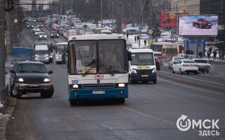 На автобусных маршрутах Омска введут единый тариф