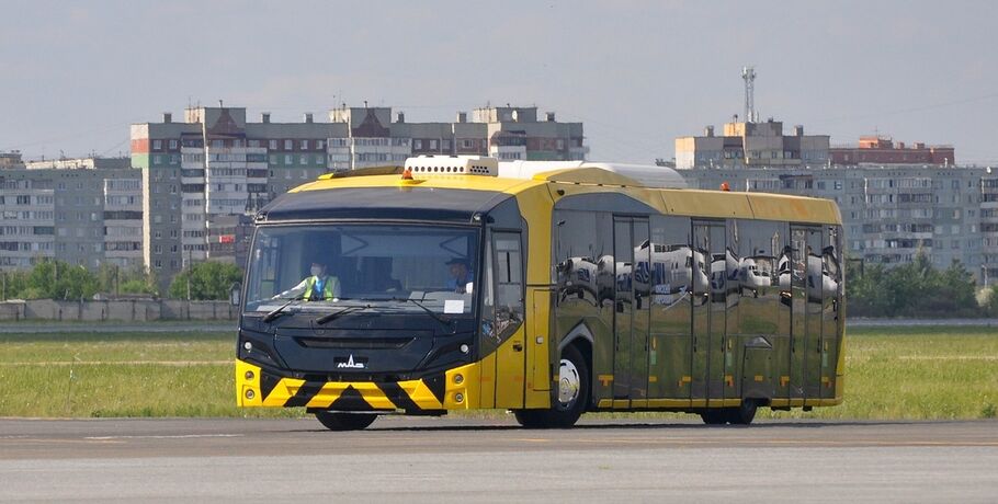 Перед запуском новых рейсов омский аэропорт покупает автобус за 25 миллионов