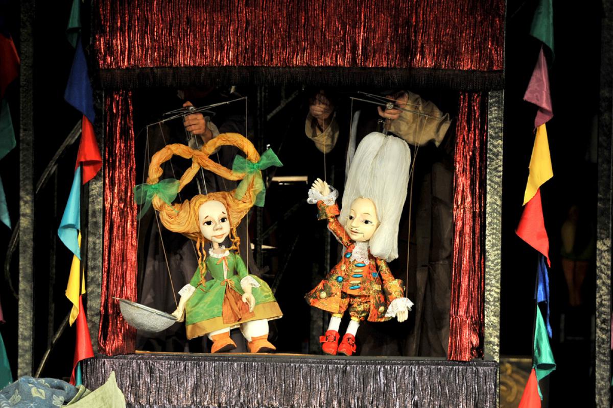 куклы из кукольного театра
