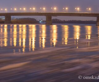 Велодорожку на Ленинградском мосту заменили подсветкой