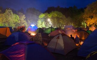 Омичи проведут выходные в палатках в ритме диско