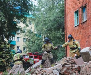 На месте рухнувшей стены дома в Омске жертв и пострадавших не обнаружено