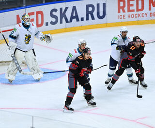 Хоккеисты "Авангарда" и "Сочи" подрались в третьем матче подряд  