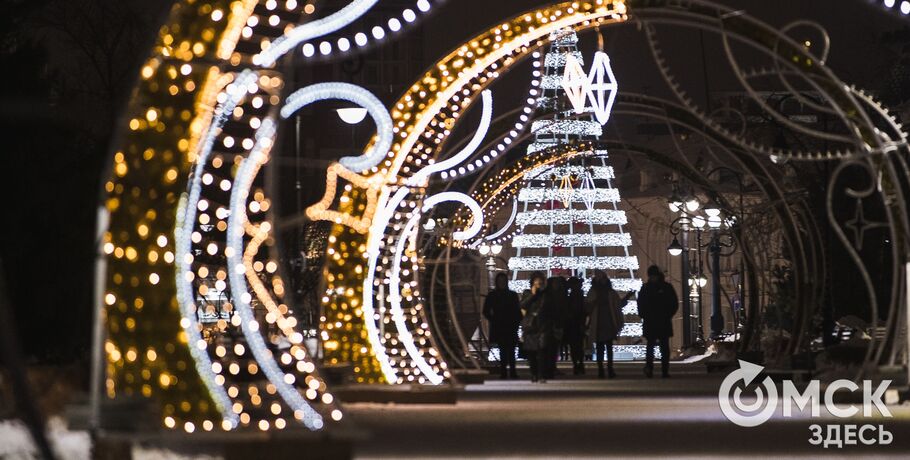 В центре Омска к Новому году расставят светящиеся фигуры и ёлки