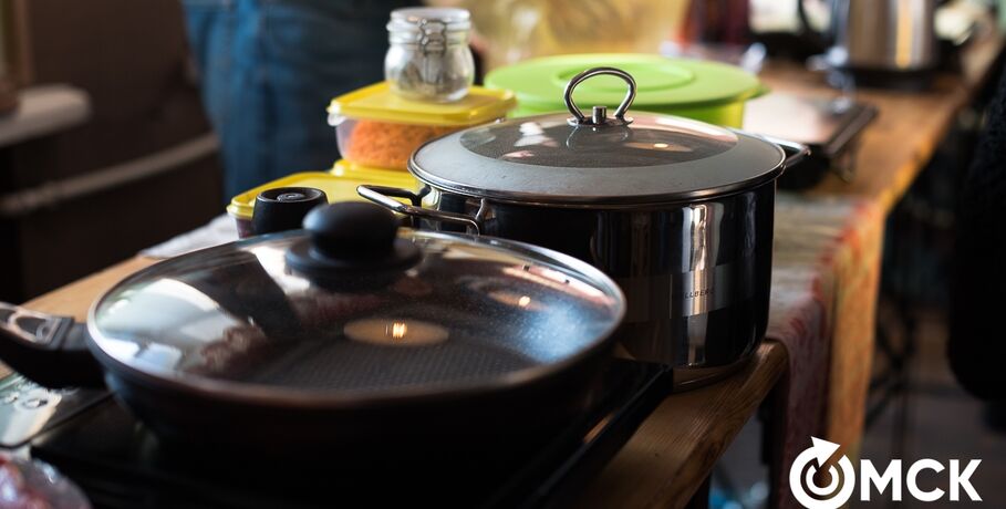 Омичам предлагают "отпустить в новую жизнь" кухонные принадлежности