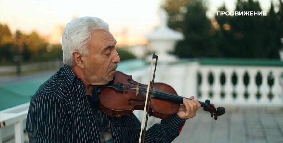 "Адский инструмент": Геннадий Хабенский - 72 года со скрипкой в обнимку