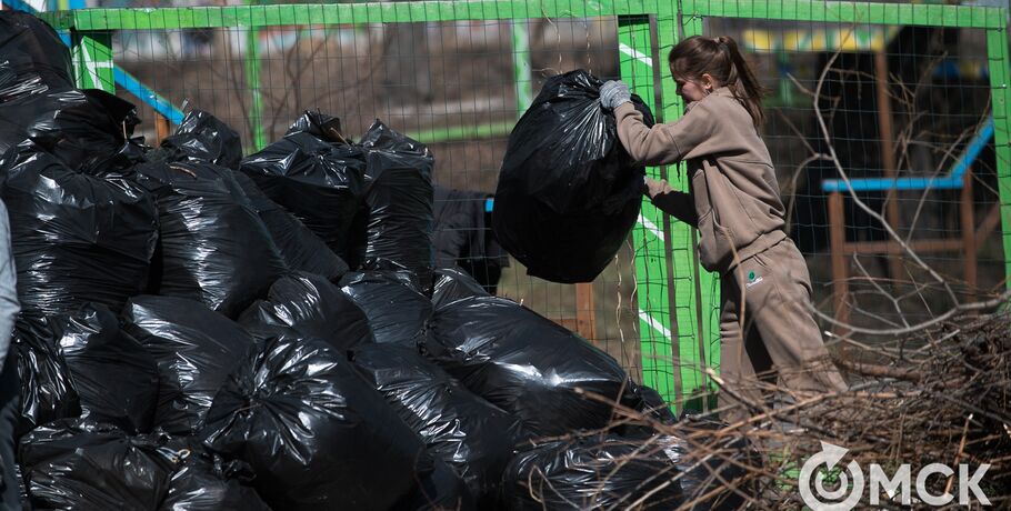 Забег со смыслом - в Омске бегуны очистят от мусора один из парков