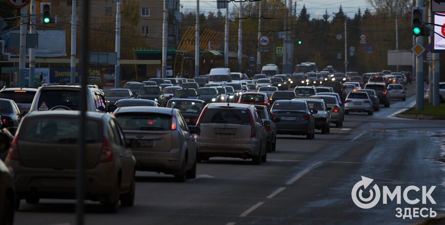 В Омске подготовили базу для появления платных парковок