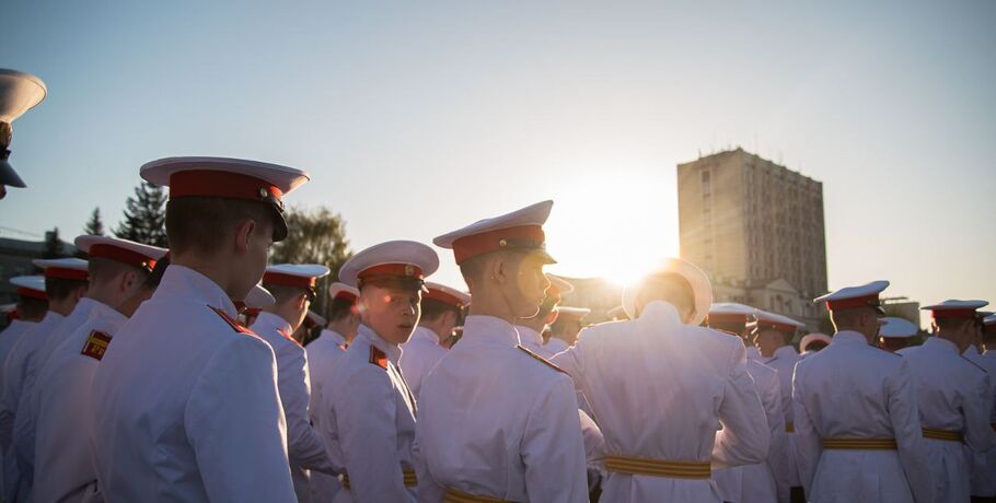 Яркое майское солнце подсветило репетицию парада Победы в Омске