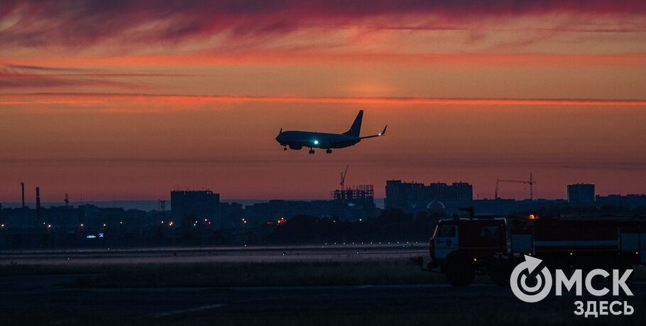 С трёх ночи и до утра: завораживающие снимки аэропорта и самолётов, планирующих на фоне рассвета