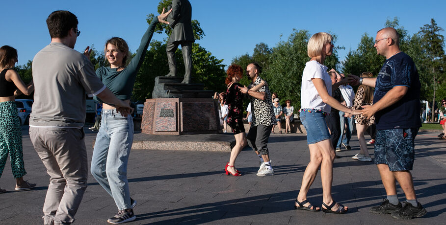 Постоять на гвоздях и станцевать с кубинцем. Чем заняться в выходные в Омске