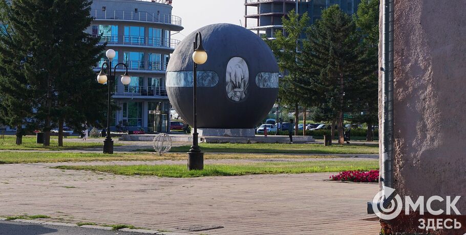 В Омске разрабатывают проект по замене шара на площади Бухгольца