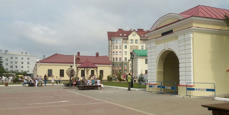 Флагшток, памятник Шпрингеру и забор. Омскую крепость превращают в исторический парк