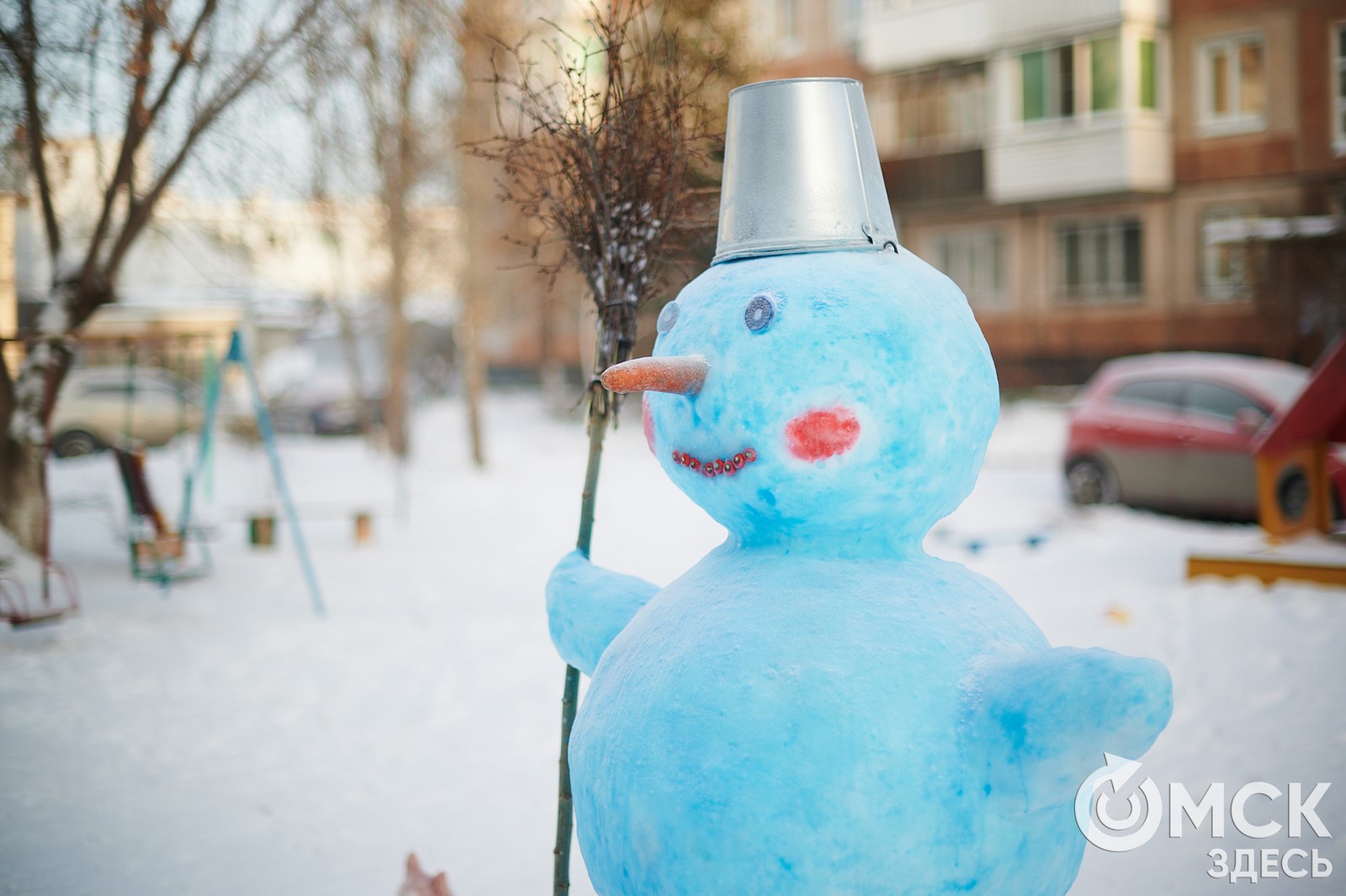 Сотворить сказку: как в одном дворе лепили антивандального снеговика и  котика - Свободное время