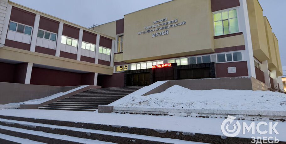 Кокошник с загадочной историей стал частью юбилейной экспозиции омского музея