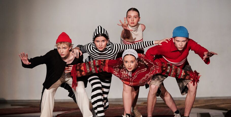 Игры сорокалетних. Театр мод OBRAZ устроил модную "выходку"