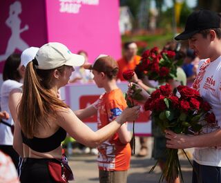 Самый красивый, жаркий и цветочный: в Омске состоялся забег только для девушек 