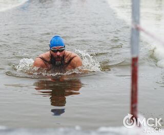 Омские моржи научат окунаться в крещенские проруби