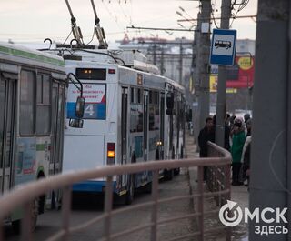 Один вместо трёх: омичи в 2025-м не получат всех обещанных троллейбусных маршрутов по Левобережью